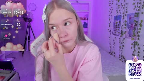 Snapshot of miliameow chatting on 23, 12, 2024 Milia online show from 23, 12, 2024