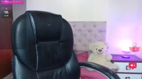 Snapshot of milk_little4u chatting on 5, 11, 2025 luci online show from 5, 11, 2025