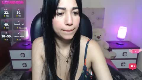 Snapshot of milk_little4u chatting on 27, 11, 2025 luci online show from 27, 11, 2025