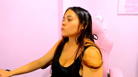 Snapshot of milk_zafira chatting on 17, 11, 2025 milk_zafira online show from 17, 11, 2025