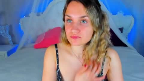 milkablond online show from 28, 4, 2026