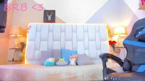 Michelle  online show from 22, 9, 2025