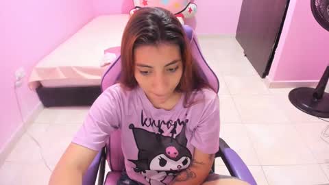 Snapshot of milky__boobs69 chatting on 15, 11, 2025 vale online show from 15, 11, 2025