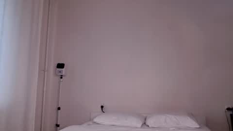 Snapshot of milky__way_ chatting on 24, 10, 2025 milky__way_ online show from 24, 10, 2025