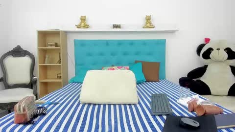 Snapshot of milky_emma chatting on 16, 1, 2025 milky_emma online show from 16, 1, 2025