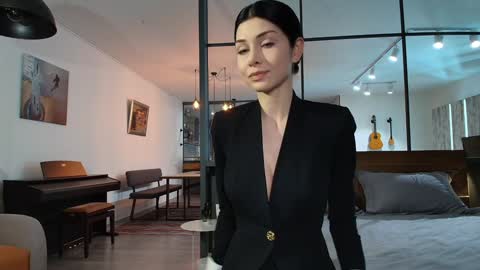 milla bella online show from 20, 2, 2026