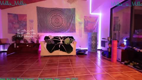 milla_milla online show from 29, 12, 2024