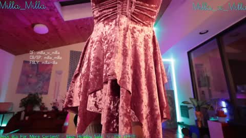 milla_milla online show from 4, 1, 2025