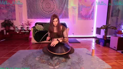 milla_milla online show from 11, 1, 2025