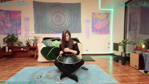 milla_milla online show from 16, 1, 2025