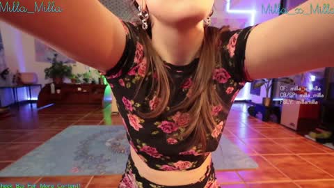 milla_milla online show from 8, 2, 2025