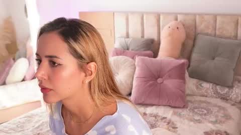 erika rf99 online show from 5, 3, 2026