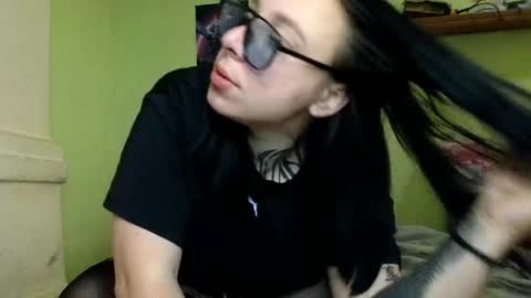 MillaSourretY online show from 21, 4, 2026