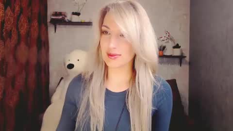 MillaXQueen online show from 3, 2, 2025