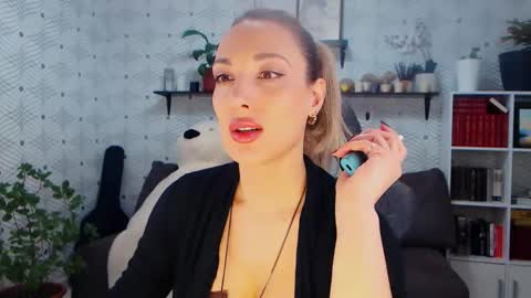 MillaXQueen online show from 22, 2, 2026