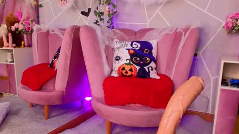 milleyjones_ online show from 18, 10, 2025