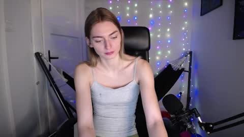 millie_lacroix online show from 22, 1, 2025