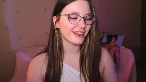 Snapshot of milliedoll chatting on 17, 5, 2026 Millie online show from 17, 5, 2026