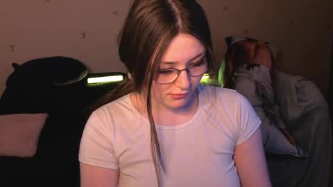 Snapshot of milliedoll chatting on 23, 5, 2026 Millie online show from 23, 5, 2026