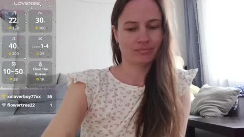 milly_browski online show from 25, 4, 2026