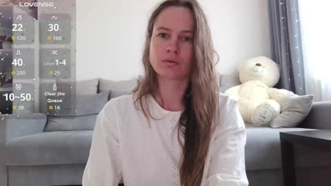 milly_browski online show from 30, 4, 2026