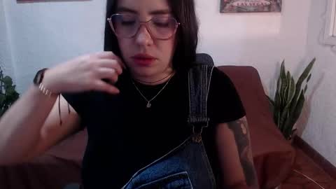 Milu Wallace  online show from 6, 3, 2026