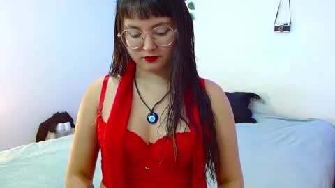 mily_baker online show from 19, 12, 2024