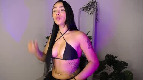 Mily Ortiz online show from 25, 2, 2026