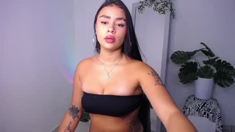 Snapshot of mily_ortiz chatting on 5, 5, 2026 Mily Ortiz online show from 5, 5, 2026