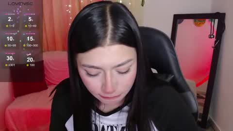 Snapshot of mily_thomson_b chatting on 11, 6, 2026 Mily online show from 11, 6, 2026