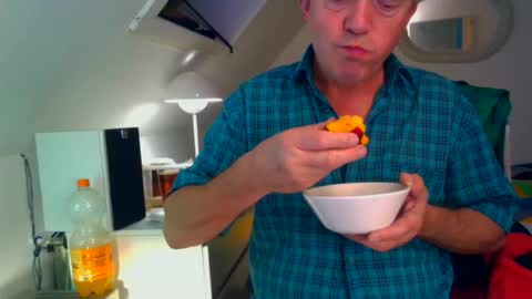 Snapshot of milymen26 chatting on 19, 7, 2026 Milymen26 Polish man master fereskik straight mature online show from 19, 7, 2026