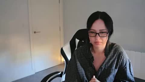 SweetVall online show from 28, 4, 2026