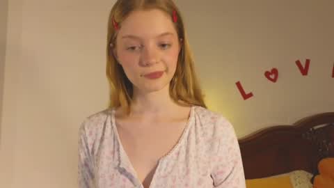 Snapshot of mimichelle chatting on 30, 12, 2024 mimichelle online show from 30, 12, 2024