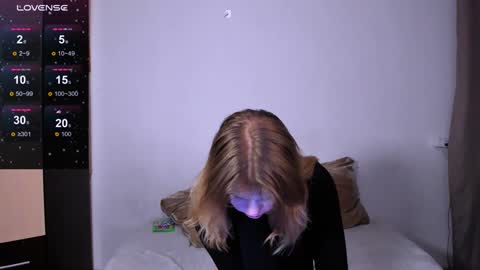 hi Im Mina  online show from 27, 1, 2025