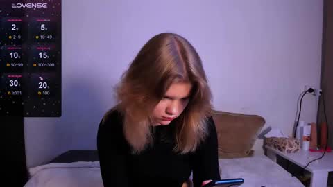 hi Im Mina  online show from 11, 2, 2025