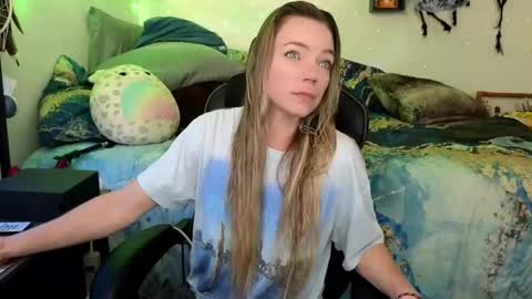 Mindy Mars online show from 24, 2, 2025