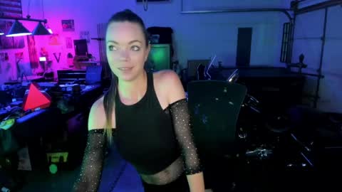 Mindy Mars online show from 24, 4, 2026