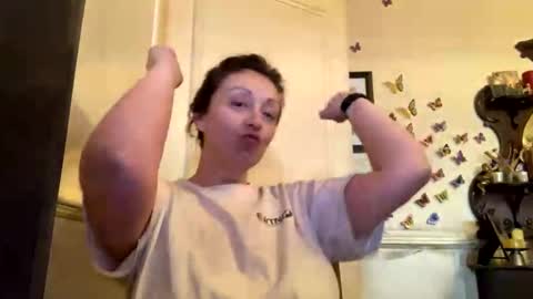 Snapshot of mindyourbusiness123 chatting on 31, 3, 2026 please subscribe to my fansly please no video or photos must be recorded or re sold online show from 31, 3, 2026