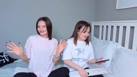 KarinaLeila online show from 24, 9, 2025