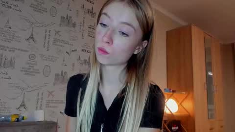 Snapshot of minidiva_ chatting on 12, 9, 2025 Amelia online show from 12, 9, 2025