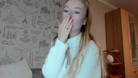 Snapshot of minidiva_ chatting on 12, 10, 2025 Amelia online show from 12, 10, 2025