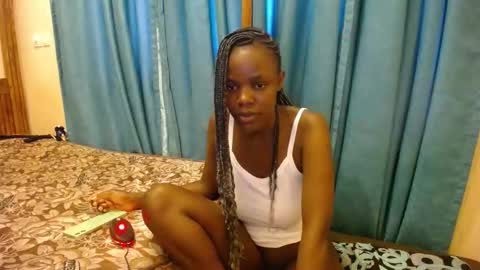 Snapshot of minnie_lila chatting on 8, 11, 2025 Lila online show from 8, 11, 2025