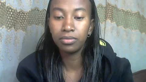 minouch211907 online show from 12, 6, 2026
