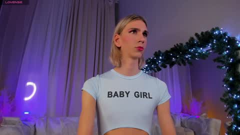 Snapshot of mintlackey chatting on 22, 12, 2024 Lianna online show from 22, 12, 2024