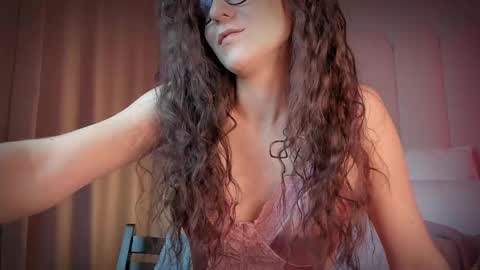 Snapshot of mira_kraviz chatting on 20, 11, 2025 Mira online show from 20, 11, 2025