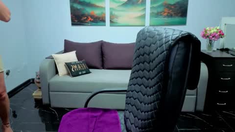 Snapshot of mira_whitme chatting on 8, 6, 2026 Mira online show from 8, 6, 2026