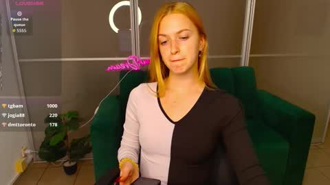 MirandaMayers online show from 3, 10, 2025