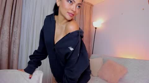 Snapshot of mirandasachs chatting on 1, 12, 2025 Miranda online show from 1, 12, 2025