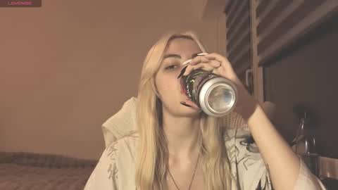 Snapshot of misa_lia chatting on 4, 12, 2025 Misa online show from 4, 12, 2025