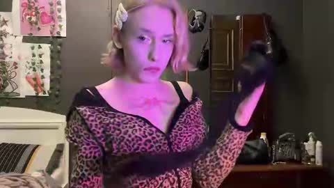 Anya online show from 11, 6, 2026